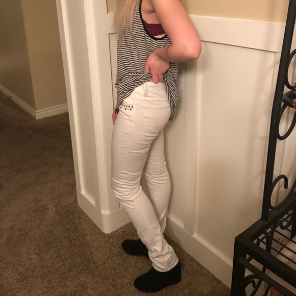 AE Skinny Jeans White Pocket Detail Like New! - Picture 2 of 6